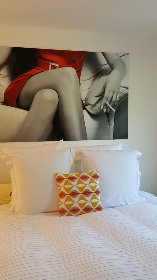 Une Chambre A Neuilly Guest House Kültér fotó