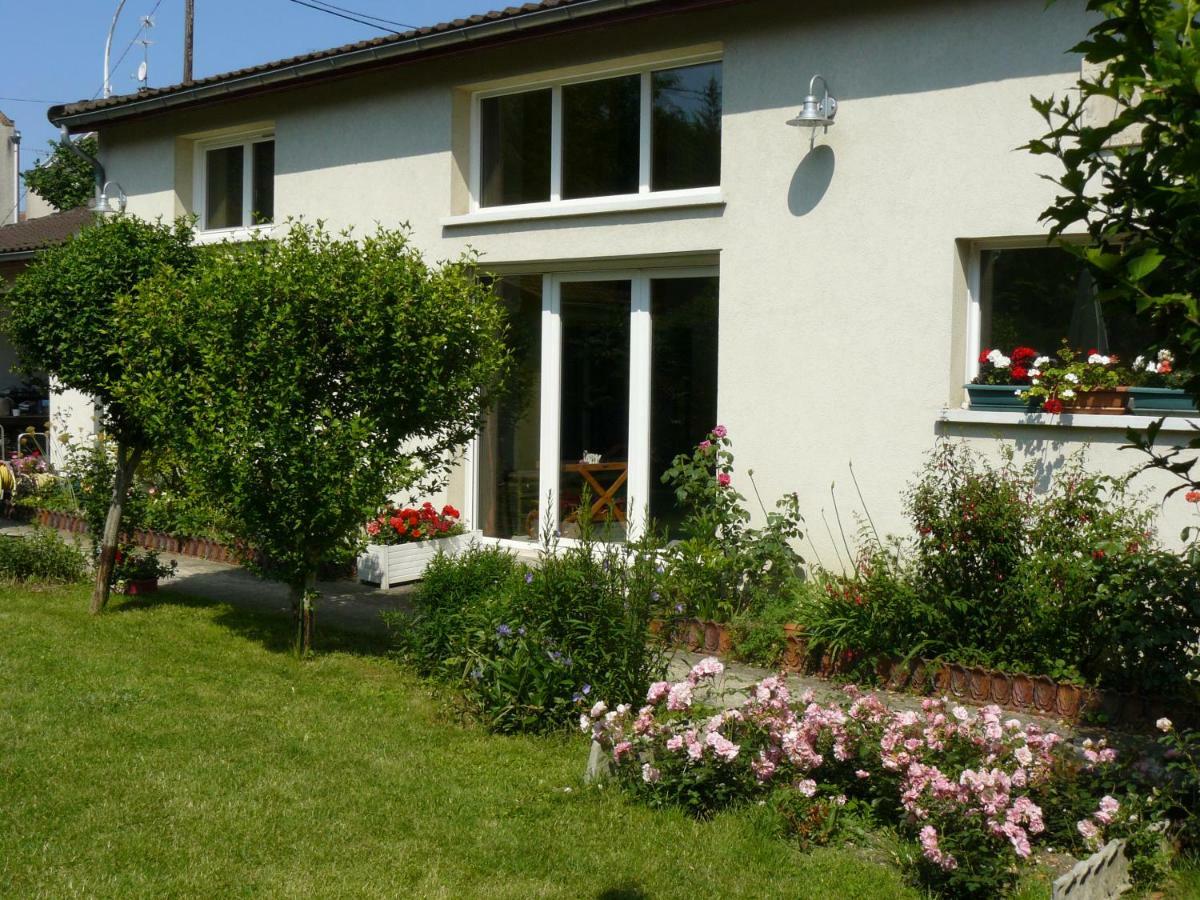 Une Chambre A Neuilly Guest House Kültér fotó