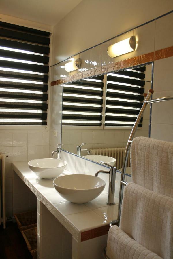 Une Chambre A Neuilly Guest House Kültér fotó