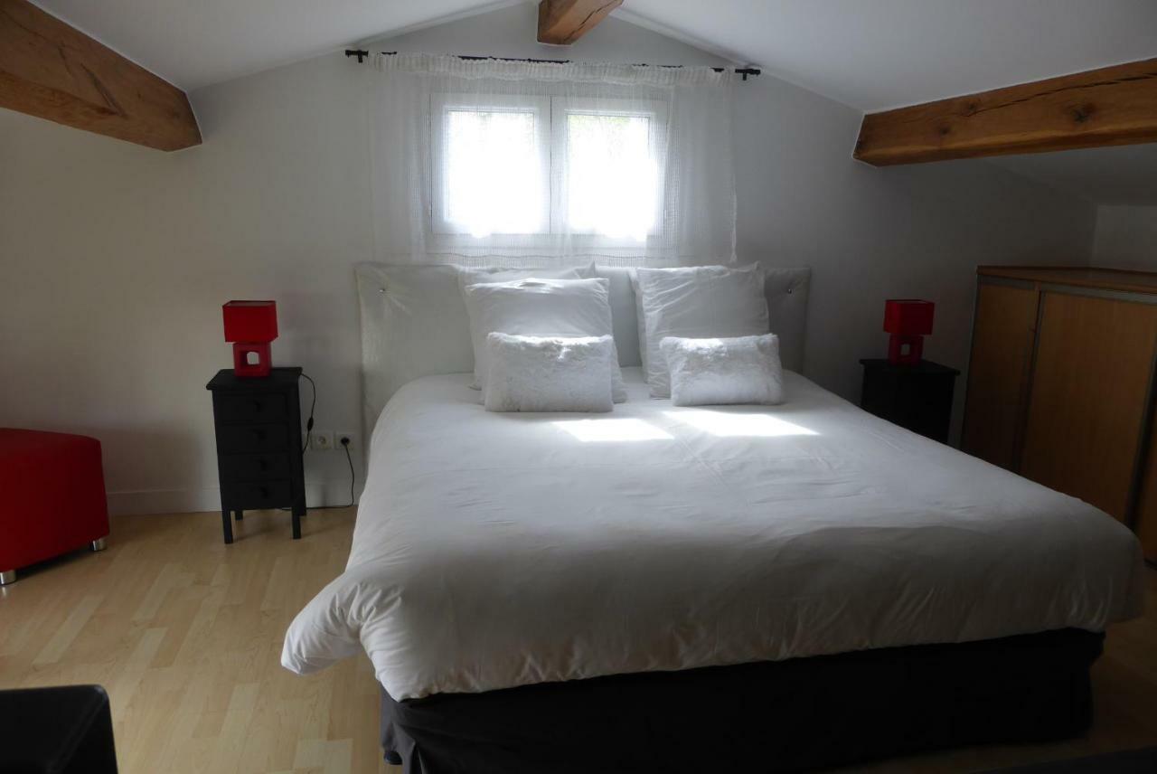 Une Chambre A Neuilly Guest House Kültér fotó